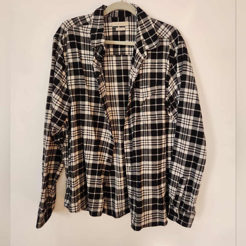 🌸Standard/Cloth black and white plaid men's button down Size L